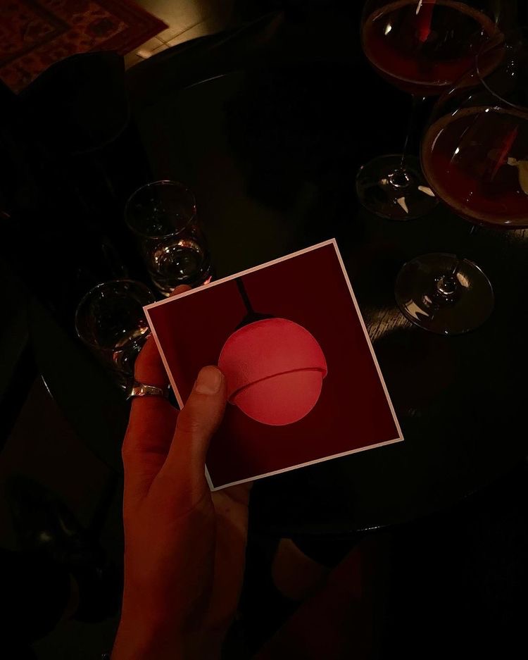 elyahzie's tweet photo. you can’t seance with us. https://t.co/b1a3aGJ3iO