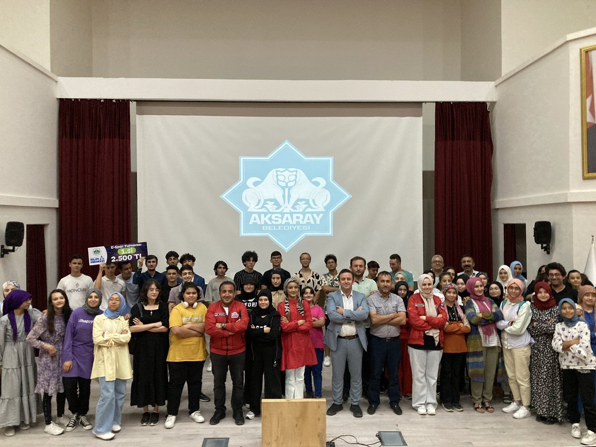 Gönüllülerimizle, bursiyerlerimizle, öğrencilerimizle, velilerimizle kısacası #MilliTeknolojiHamlesi sevdalılarıyla  bağlarımız her zaman güçlü her zaman dinamik 💫

🎤 T3 Buluşmaları
📍 Aksaray Bilim Merkezi
🗓 08.08.2022

Teşekkürler <a href="/BilimAksaray/">Aksaray Bilim Merkezi</a> 💐