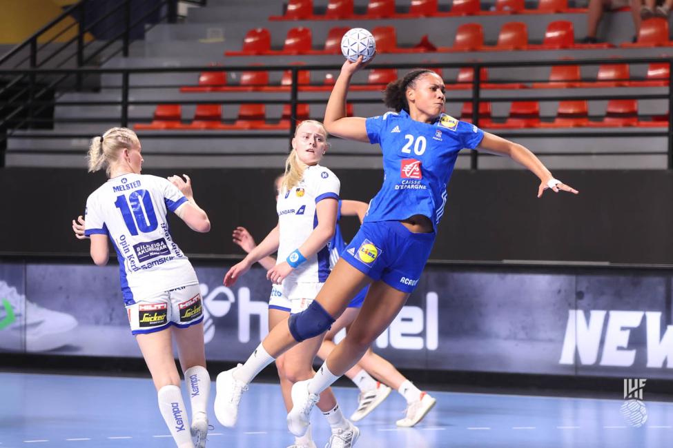HandDayfr's tweet photo. Mondial féminin 2022 (U18) | Les Bleuettes victorieuses, Danemark - Corée en finale 🏆
#handball #EDFF #Islande #finale #Mondial2022
@LFH_Officiel @Data7M @ihf_info @FRAHandball @ffhandball @dhf_haandbold 

https://t.co/zvIQsKsXtf https://t.co/l0rgAyfW1k
