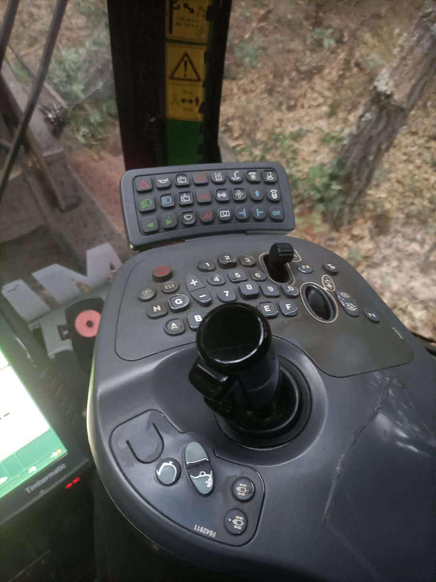 15 anos indo a escola salgo dela e o primeiro que fago teño que aprendelo non serviu de nada ir a escola