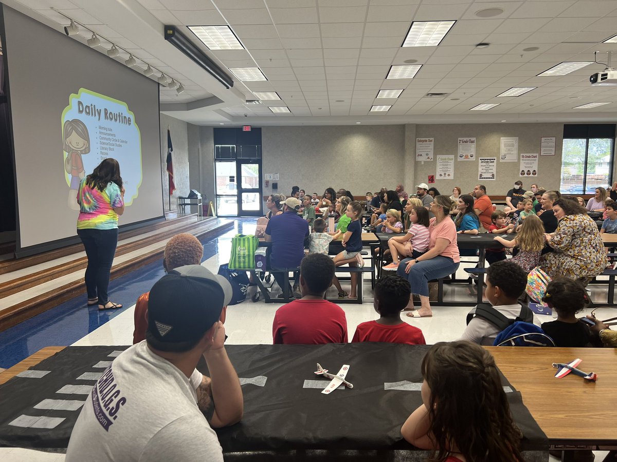 AISD_Behavior's tweet image. Kindergarten Orientation @Reed_Elementary is a full house. 
We are excited to meet our newest Reed Owls and remember Meet the Teacher is from 4:30-6:00 tonight. See you then! @JonesKandes