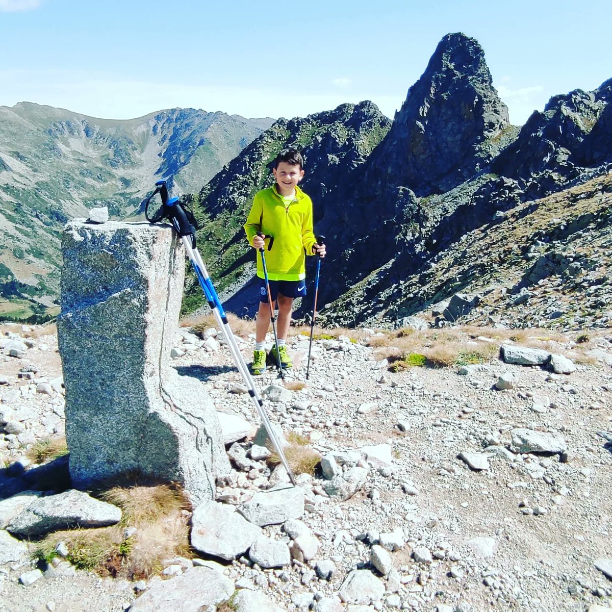 CELLVP's tweet photo. Al final a menys de 1 km del refugi de Malniu cau una pedregada espectacular.
Moltes gràcies a tota la gent del @RefugiMalniu i al Efrén per els consells.
#madteam #femcims #muntanya #rutespirineus #pirineus #estanys #malniu #feec https://t.co/sgVPNZnOzG