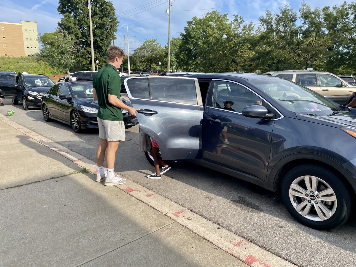 Our guys had a great time welcoming Glen Iris Elementary students back to school and handing out flyers for Kickin' It this weekend. 
#WinAsOne
