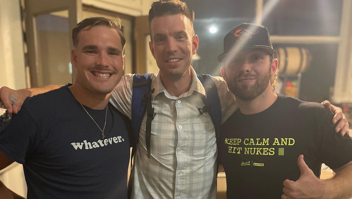 saRIVERMONSTERS's tweet photo. Our broadcaster @bmb_baseball had a dream to set the World Record for longest baseball hit on earth, so we went with him 9,700ft up to Victor, CO to help try and make it happen! ⚾️🌎🏔
A great weekend with some awesome people!
#guinnesworldrecord #tanksonly https://t.co/ICie3yYR0h