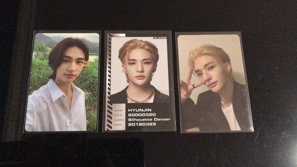 felixmeumarido's tweet photo. venda/vendo 

•set hyunjin 53 reais 
•frete incluso 
•envio amanhã 
•não vendo separado https://t.co/upHol30cJ6