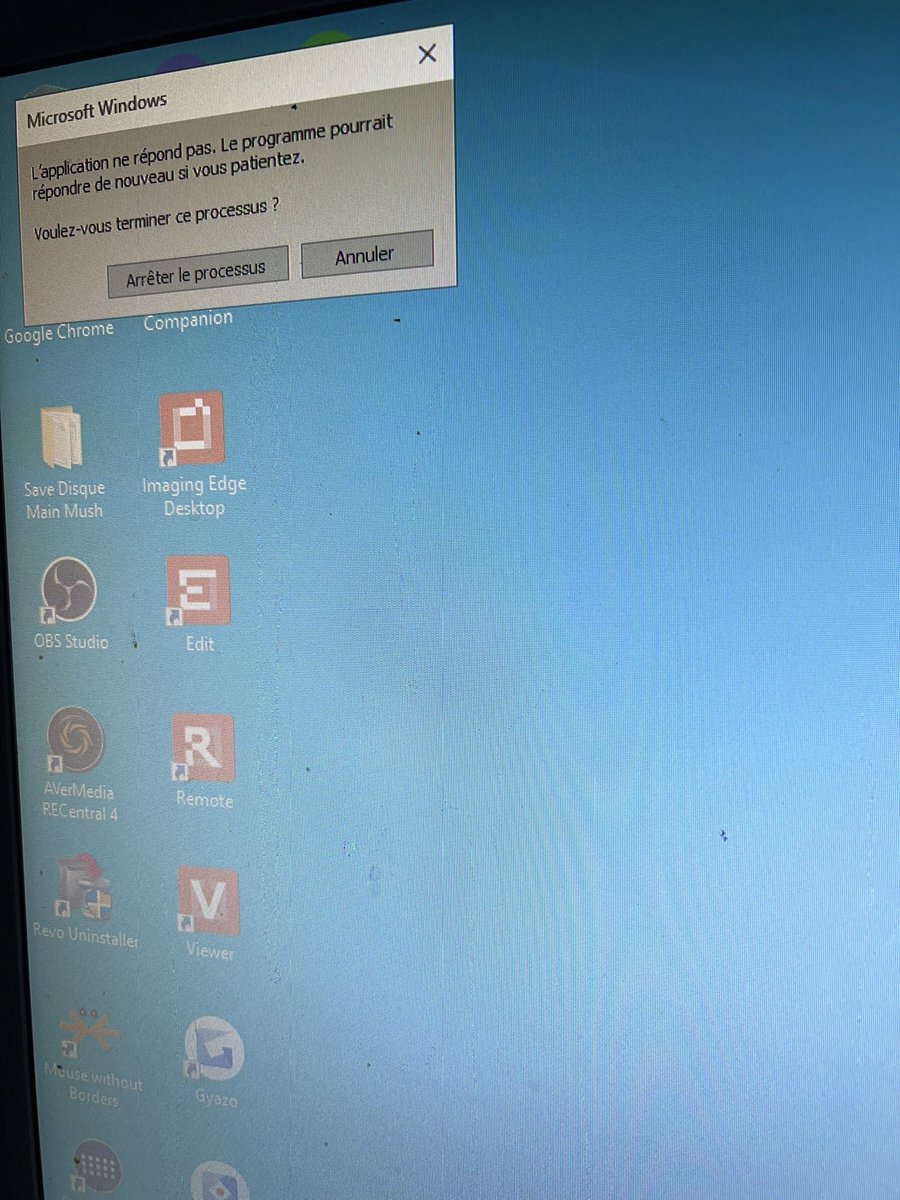 MushV6_'s tweet image. Les gars no troll vraiment no troll j’ai mon pc de stream qui fait ça en boucle depuis 30min, en gros je lance mon pc je clique sur n’importe quel logiciel ça charge en boucle et ça fait ça, puis quand j’appuie sur arrêter le processus ça me met écran bleu jusqu’à que je redémarr