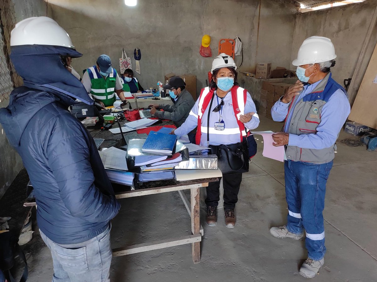 SunafilPeru's tweet photo. En #Moquegua, organizamos visita inspectiva a una obra de construcción y mejoramiento del cementerio general ubicado en el anexo de #Cogri, distrito de #Omate, provincia de General Sánchez Cerro, a fin de determinar incumplimientos en materia de seguridad y salud en el trabajo.🛡️ https://t.co/BUnssqg6iA