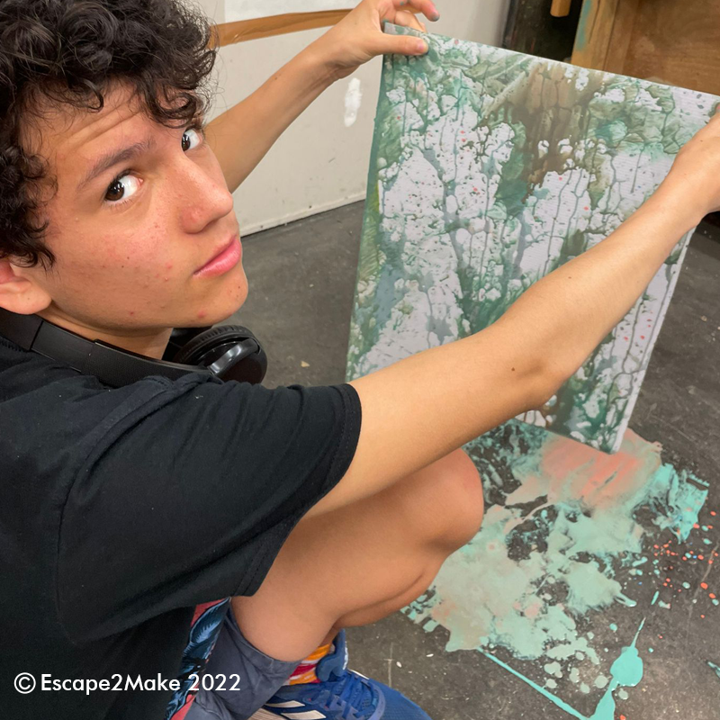 Escape2Make's tweet photo. At E2M the creativity never stops!
#ChristineStanford devised these FREE #bannermaking workshops for the #greenfestival2022
When listing what materials the group worked with she signed off by saying "but mostly their imagination"
WE LOVE THAT!
#youthcharity #supportyouth https://t.co/cRiRwmRAta