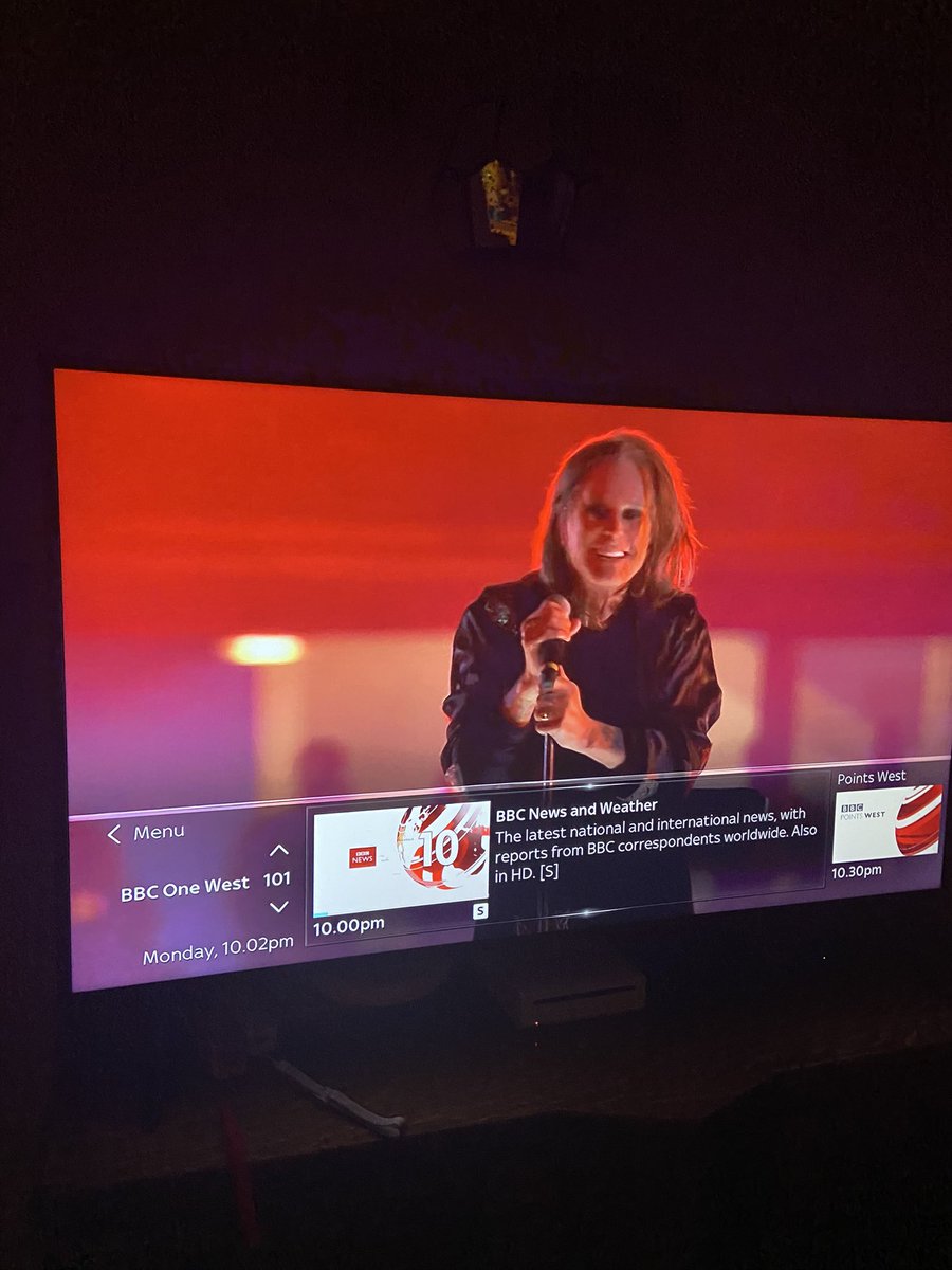 Wow, Fiona Bruce is looking fresh! #bbcnews