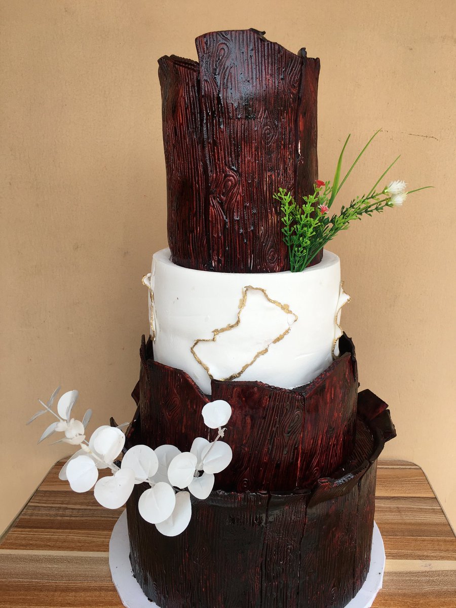 Wood effect cakes