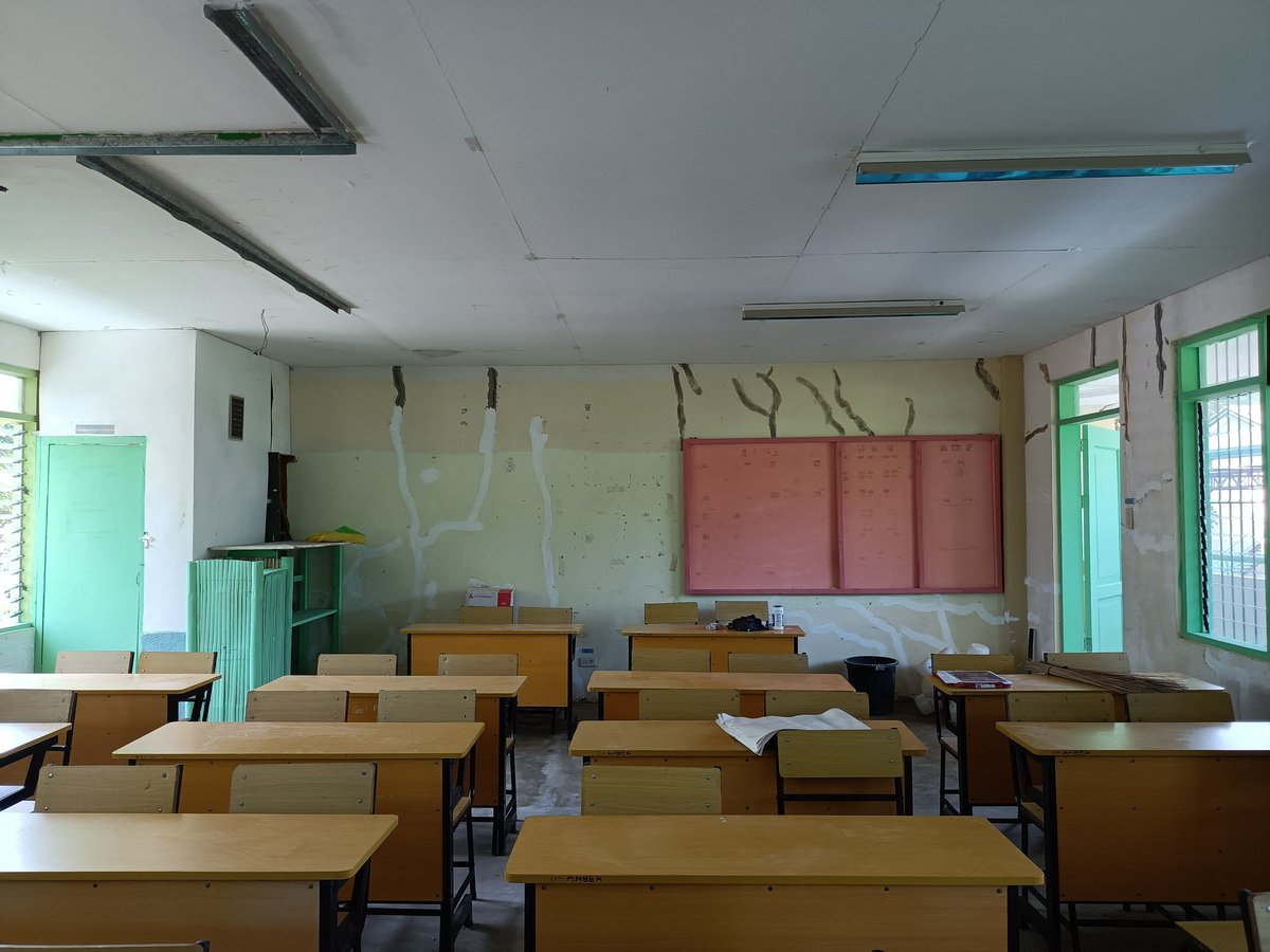 MarionneGrace's tweet photo. 📢📢
Need help in beautifying this one.
We are in need of paints, cleaning materials, CoViD essentials as well as volunteers.
#BrigadaEskuwela2022 https://t.co/t1OSfugyKk