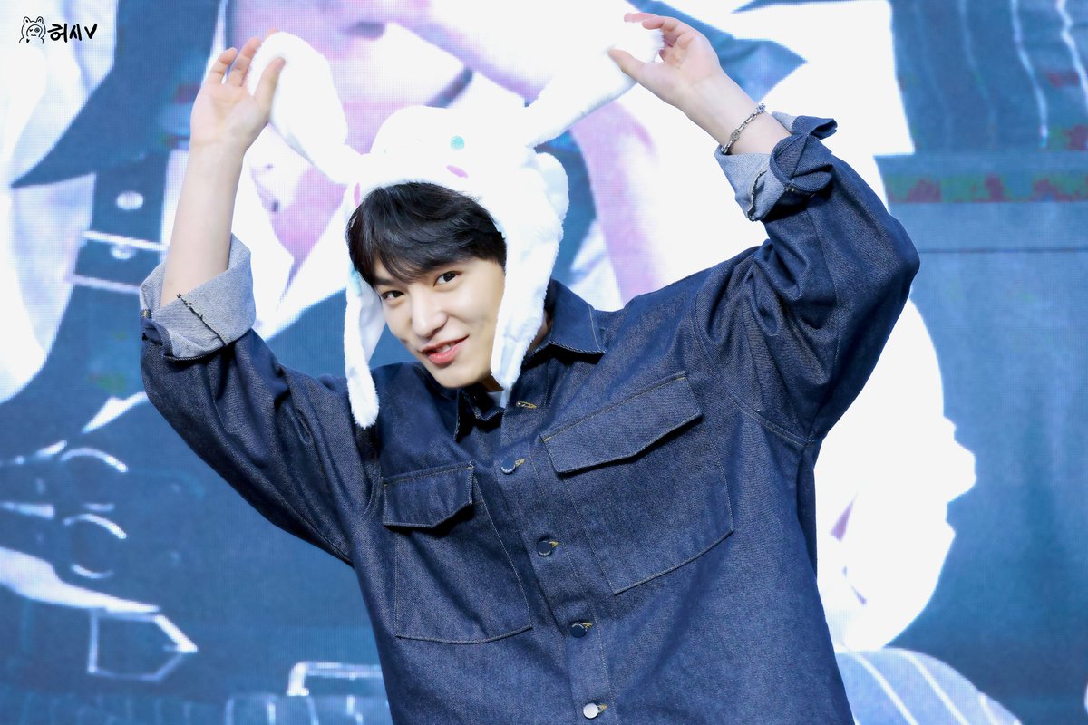 허시 tweet media