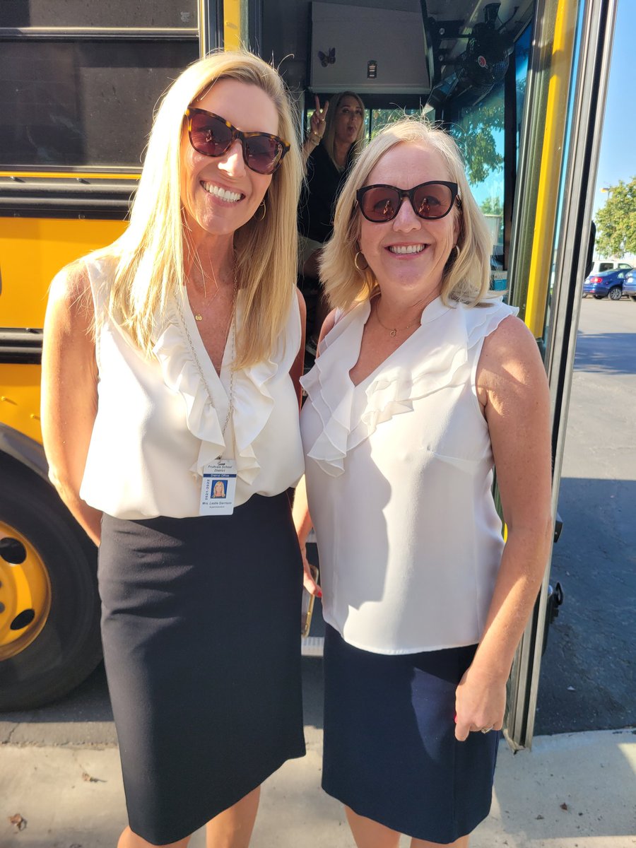 becbow28's tweet photo. Bus ride for the new teachers!! Welcome to all of our new staff! #thisisdayone #FruitvaleFamily @FSDSuptGarrison @kim_kicarlson https://t.co/s7iEBYwAdB