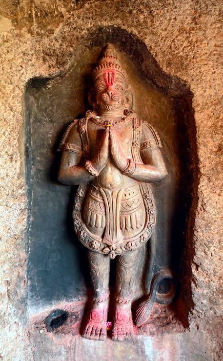 IndiaTales7's tweet photo. Around 1600 years old sculpture of Hanuman Ji at Undavalli Caves, Andhra Pradesh. https://t.co/DRK9jaj9tU