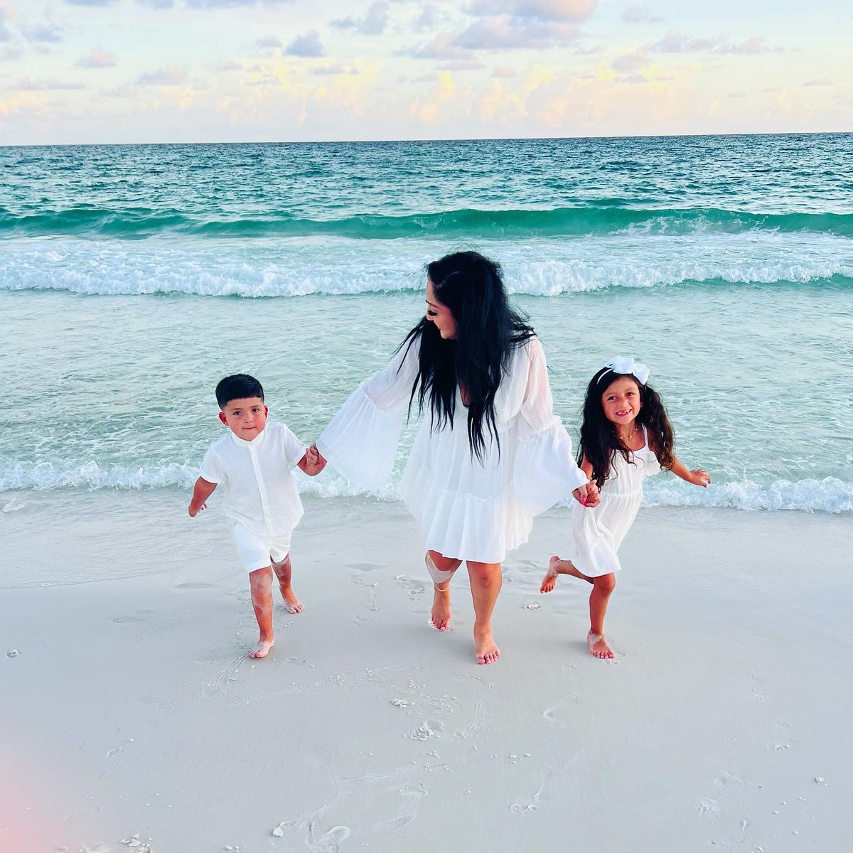 ErikaRamon3's tweet photo. My favorite little people🤍 https://t.co/DIRfY36SJA
