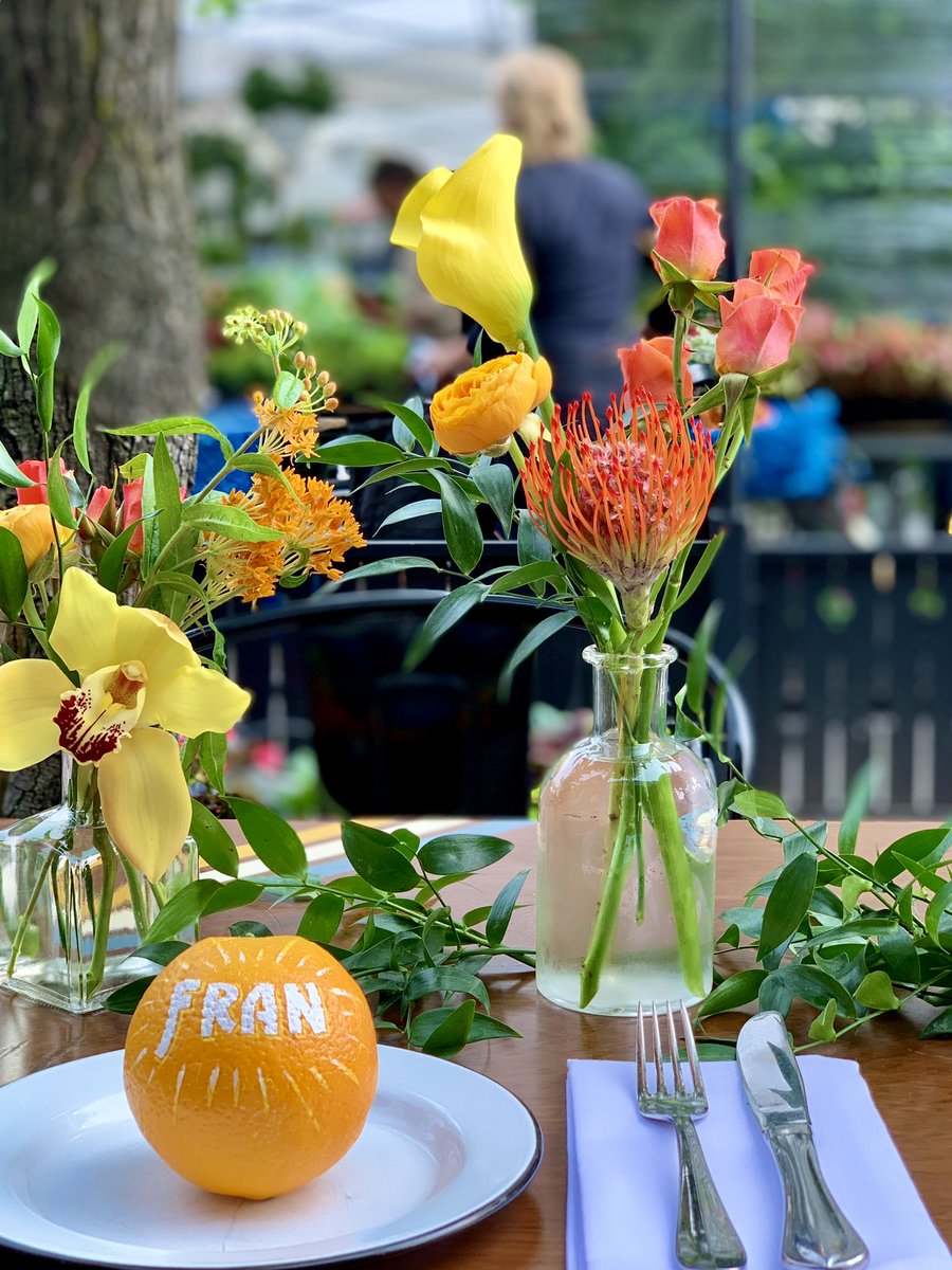 BFloralnyc's tweet photo. #tbt We worked with @MBoothAgency on an @AperolUSA influencer brunch🍊 We decided to really incorporate the brand’s elements into this tablescape by using hand-painted oranges in place for name cards 🍊✨ #bfloralnyc #handpainted #aperolspritz #mbooth #brandedevent #brunch https://t.co/2lGxeiNExb