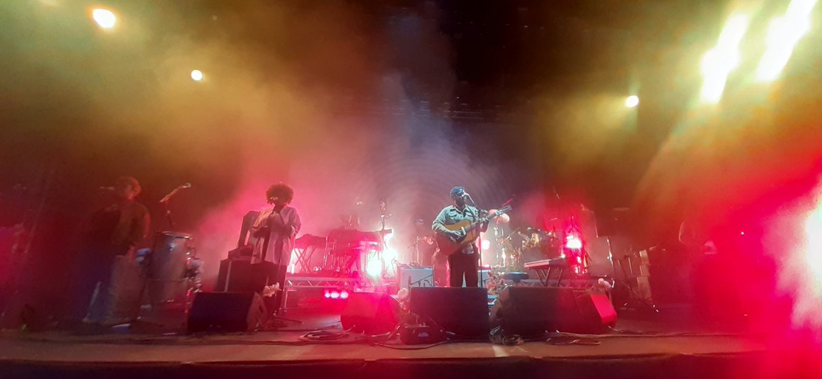 rogergoodstyle's tweet photo. @michaelkiwanuka &amp; @brookecombe at the Edinburgh Summer Sessions were amazing tonight. A really fantastic gig at a stunning venue. Loved it https://t.co/MJ3aBv1WYL