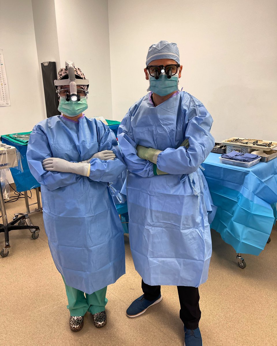 UthsaNsurgRes's tweet photo. 🧠 Today, we welcomed our new #vascular #neurosurgery attending @FadiAlSaieghMD with his first case as an attending with UT Health SA Neurosurgery! He is pictured here with @pegztx before their case. Welcome to San Antonio, Dr. Al-Saiegh! 🧠 https://t.co/YiwMTIJk09