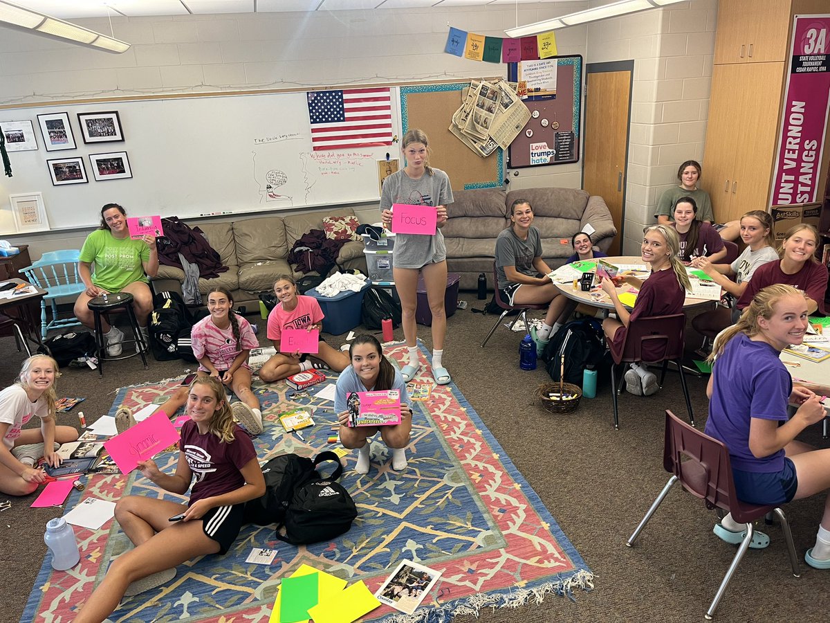 CoachWillems's tweet photo. @IGHSAU - Mount Vernon Volleyball had a great first day in the gym and JV/V also created a #Visionboard of their #FocusWord for the 2022 season! #MaxOutMindset #GiveMeFive #GoMVStangs ❤️🔥🏐 https://t.co/aURNGPcUlf