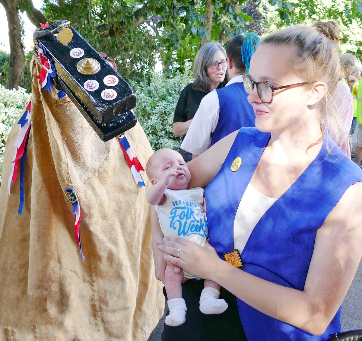 Frank_Leppard's tweet image. Folk Week parade in Broadstairs . #folkweek #broadstairs