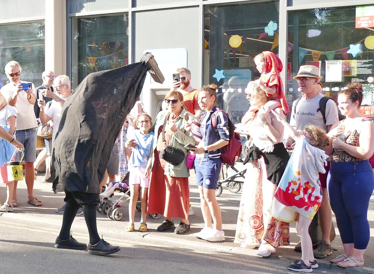 Frank_Leppard's tweet image. Folk Week parade in Broadstairs . #folkweek #broadstairs