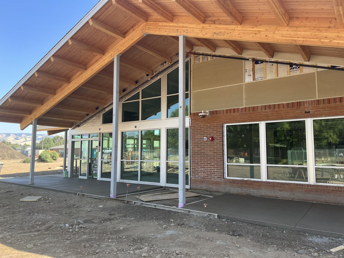 New entrance at #WaHi <a href="/wwschools/">WW Public Schools</a> <a href="/BondWwps/">WWPSBond</a> is really taking shape. Includes #safetyandsecurity measures, #ADA accessibility and improved visibility. #DeliveringOnOurPromise