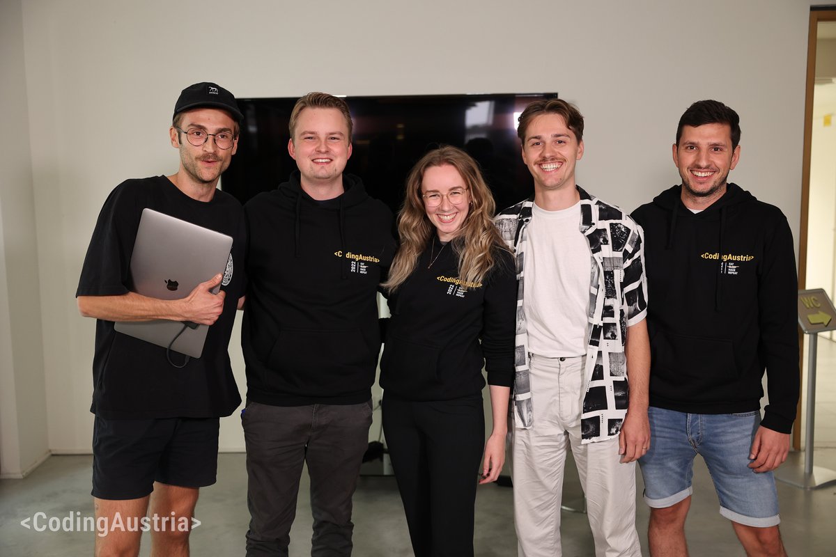 dnikub's tweet photo. Roughly a week ago my team and I participated in the #CodingAustria hackathon. We didn't win anything, but we had a lot of fun working together. 

After 24h we created bitbee, a virtual copy of a real-life bee hive. Sponsor a real beekeeper to #SaveTheBees 🐝 https://t.co/OWykQv3I4Q
