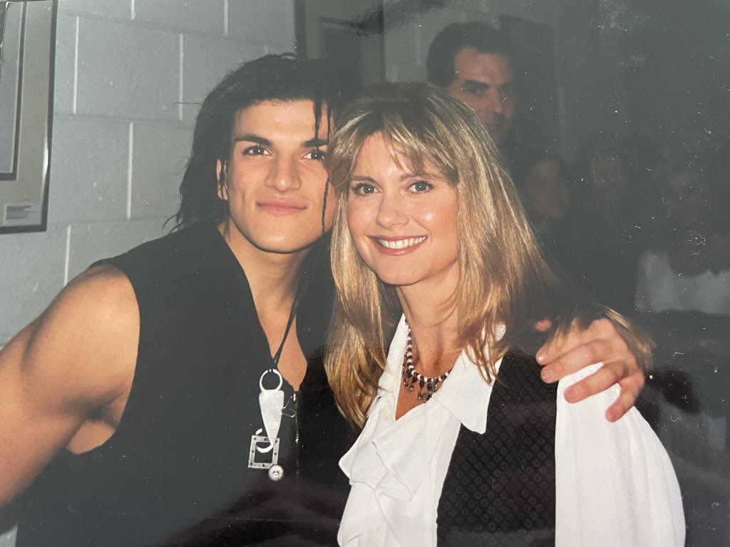 MrPeterAndre's tweet image. I will never forget this night. I had the privilege of performing alongside Olivia Newton John for the Spina Bifida charity concert in Australia. She was warm, kind and caring to everyone backstage. She was the same every time we met. A true icon. Sad day  💔 #OliviaNewtonJohn