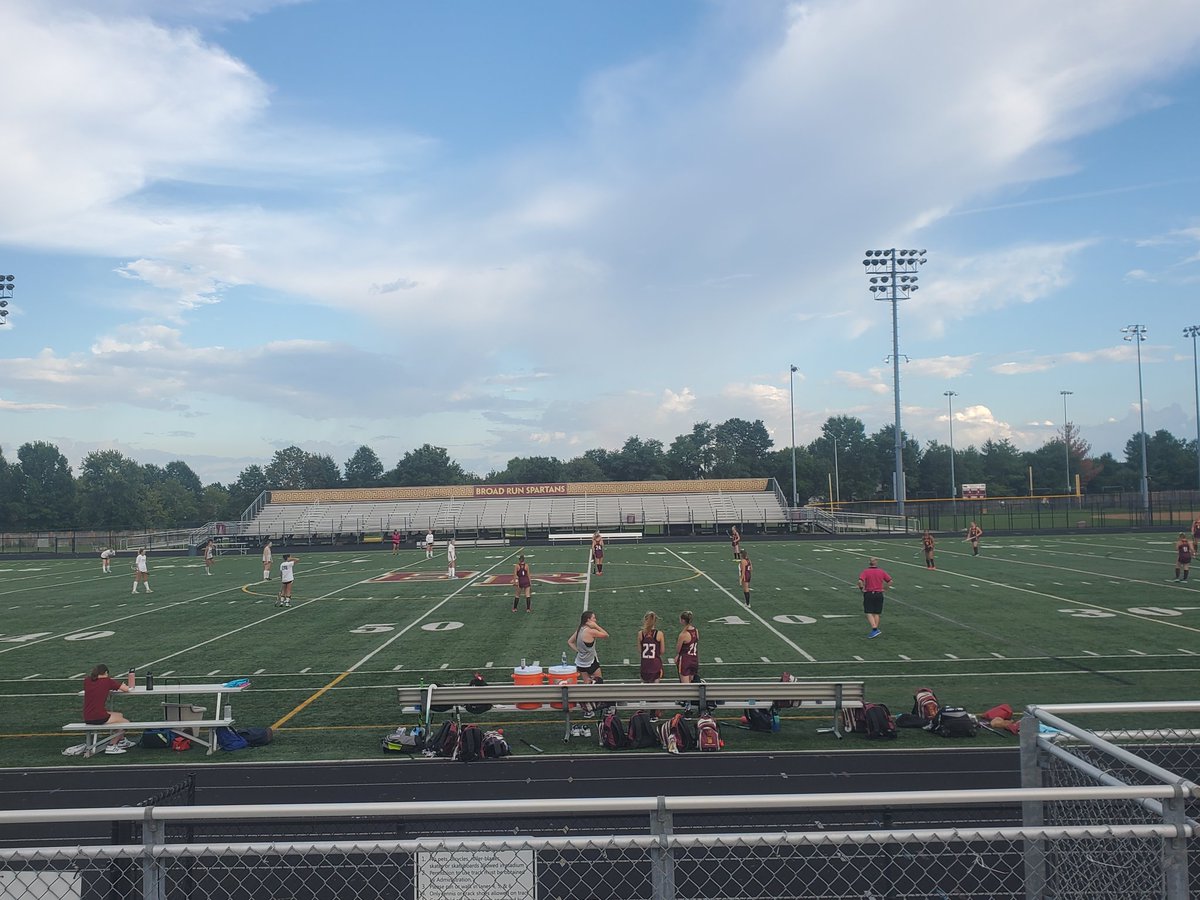 Game time for @SpartansFHockey! First annual alumni game <a href="/BroadRunHS/">Broad Run HS</a>.