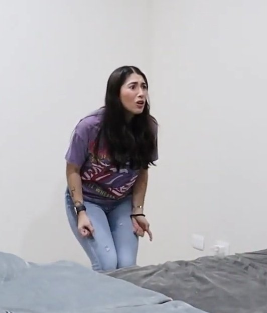 Sharelygrc's tweet image. JAJAJAJA su dedo todo tieso