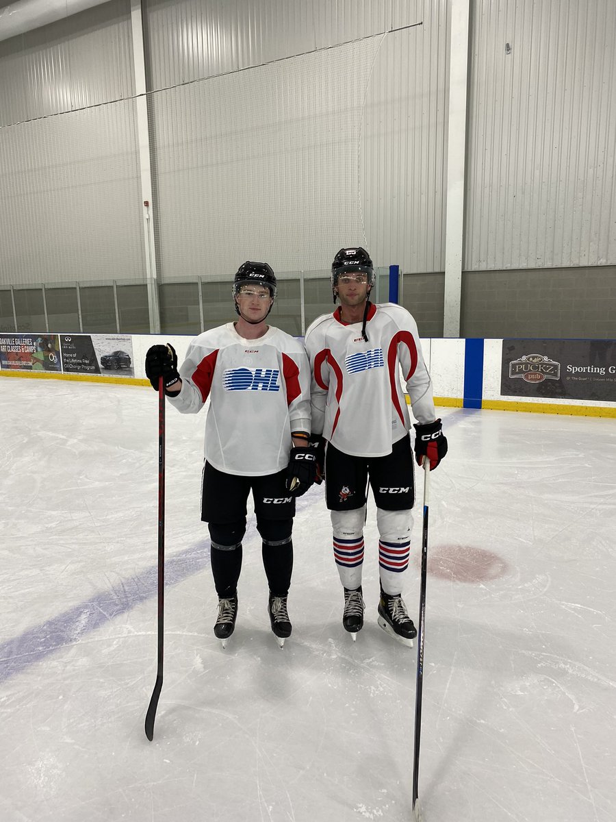 New colours for the boys today 👀 <a href="/P_Robinson34/">Payton Robinson</a> (<a href="/Storm_City/">Guelph Storm</a>) <a href="/DavidJesus2525/">David Jesus</a> (<a href="/OHLIceDogs/">Niagara IceDogs</a>) #toecurveclub