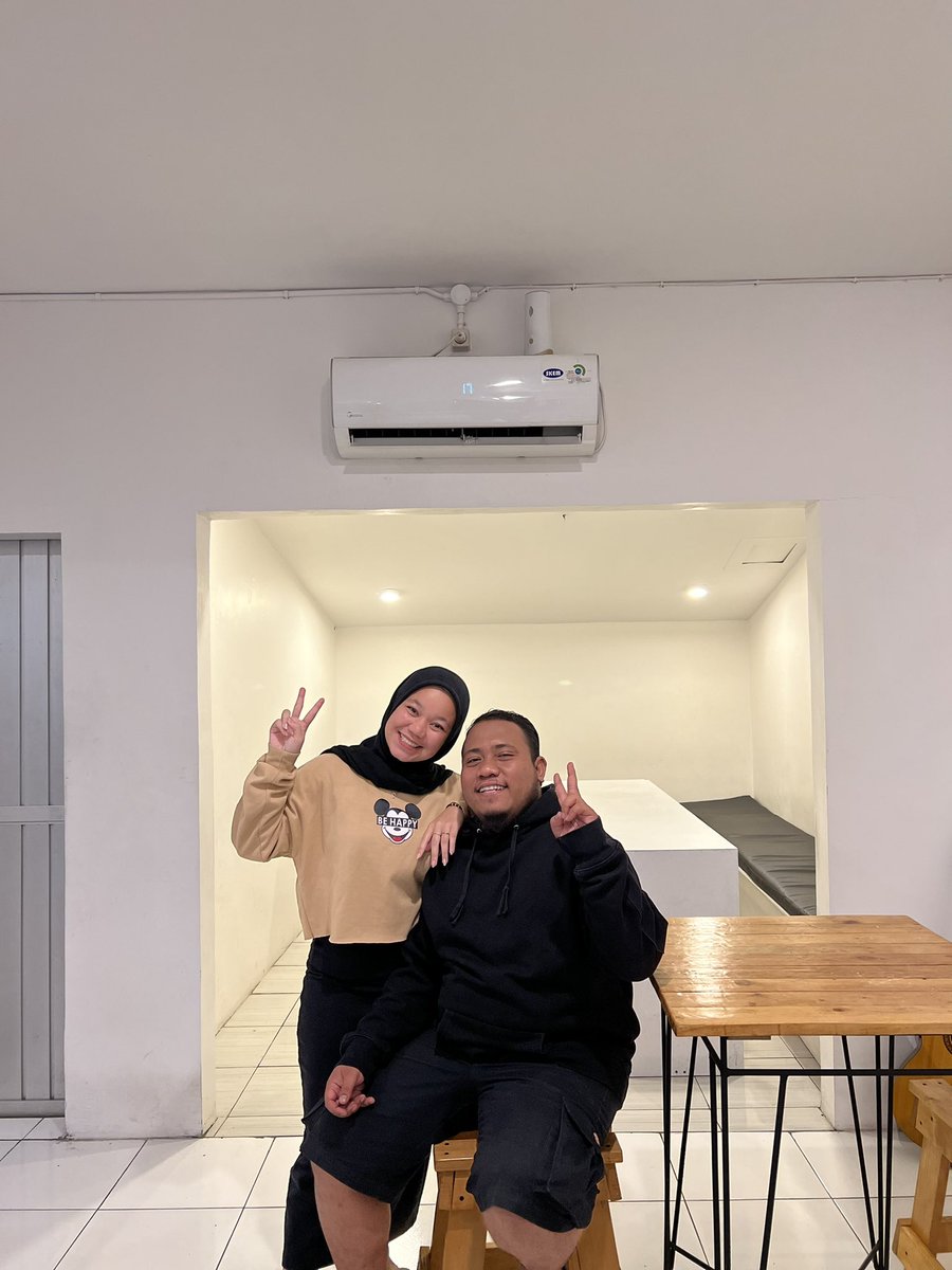 Kakbayu's tweet photo. Pada akhirnya kita akan mengerti dengan sendirinya, bahwa jodoh bukan tentang yang terbaik, tapi yang bisa menerima kita dengan baik 🫶 https://t.co/K66HQYfnTJ