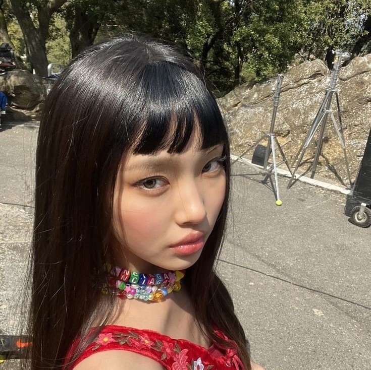 sp_newjs's tweet image. &quot;AI MAS BLA BLA BLA&quot;
Foda-se olha a makenae mais linda do Kpop 🍪