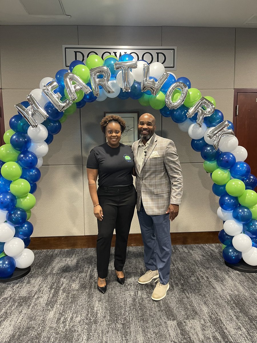 NyahHamlett's tweet photo. It’s an honor to work with and serve such a dedicated group of school and district leaders. Today was about our core values, building our leadership profile, team building, and addressing matters of the heart … heart work > hard work! 💙💚
#thinkandactdifferently https://t.co/k0EMVPOTWu