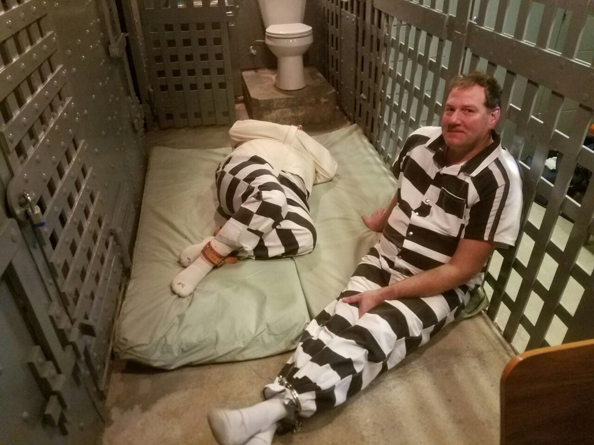 wetsuitjay's tweet photo. @Grimmy_Coyote Jail? https://t.co/5yM0RvBY2Y