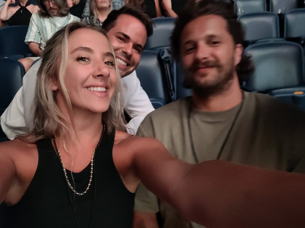 papercupofrain's tweet photo. @rodstewart BEST NIGHT EVER!!!  #RodStewartrocks 
#Liamstewartrocks
 #dreamcometrue #bucketlistcheck 
#goldstarmemory 
THANK YOU! @DiscoStew94 we'll be following your hockey career &amp; cheering you on! https://t.co/kxuCXu2SO1