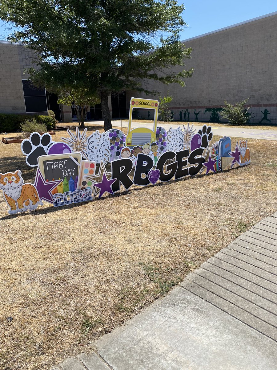 RBGCounselor's tweet photo. We are ready for the #1stdayofschool @GodleyElem! We can’t wait to see our Wildcat Family #belegendary @GodleyISD https://t.co/nQX7ttR7d1