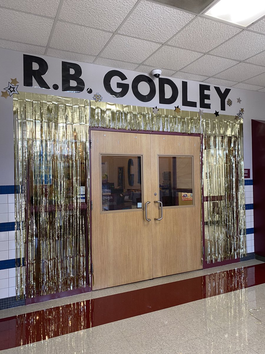 RBGCounselor's tweet photo. We are ready for the #1stdayofschool @GodleyElem! We can’t wait to see our Wildcat Family #belegendary @GodleyISD https://t.co/nQX7ttR7d1