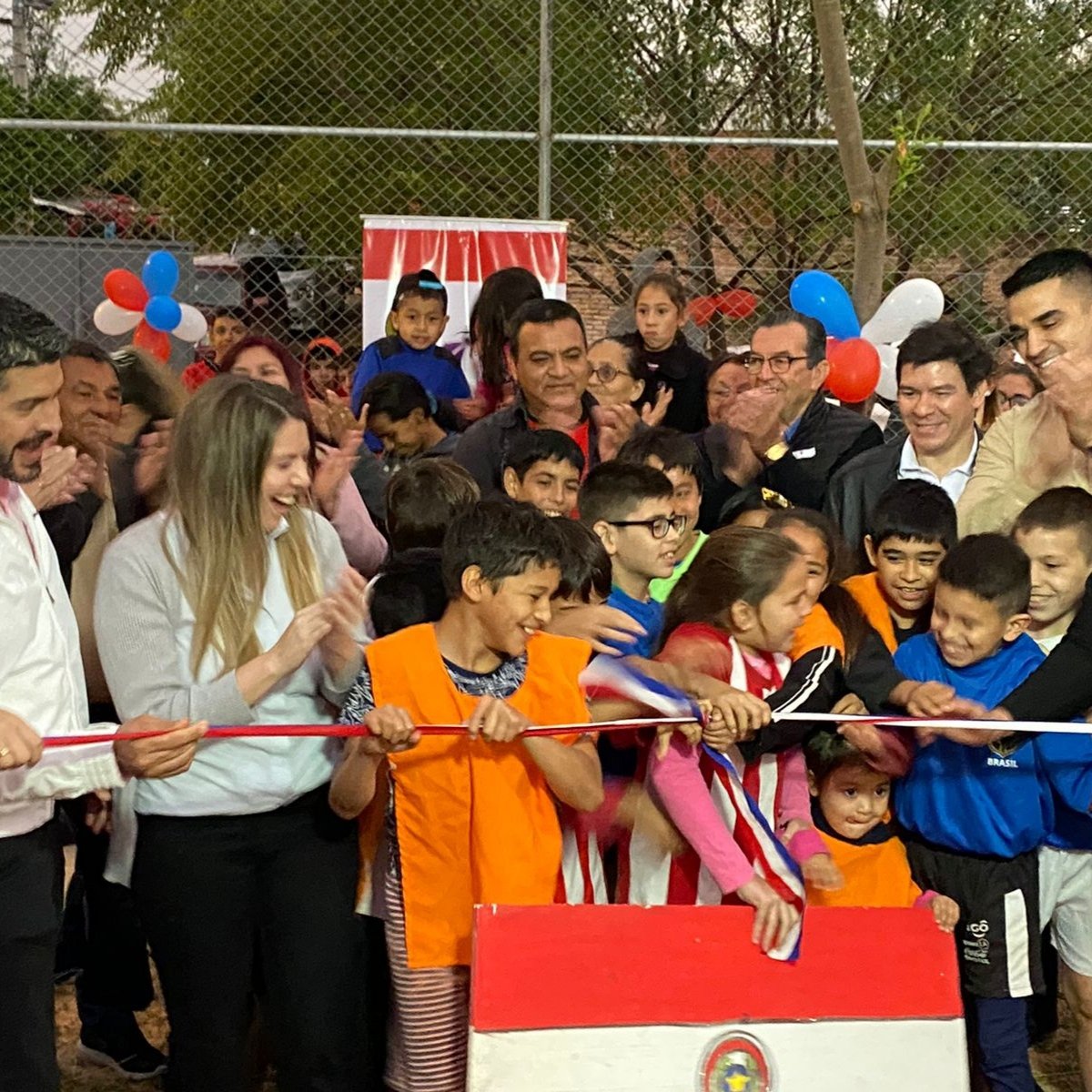 JesusLaraPy's tweet image. Esta es una muestra de que, cuando trabajamos unidos, vecinos y sus representantes - que somos nosotros los concejales y el intendente - podemos lograr grandes cosas para nuestro barrio.

¡Seguimos trabajando!

#ZeballosCueAvanza 
#JesúsLaraConcejal