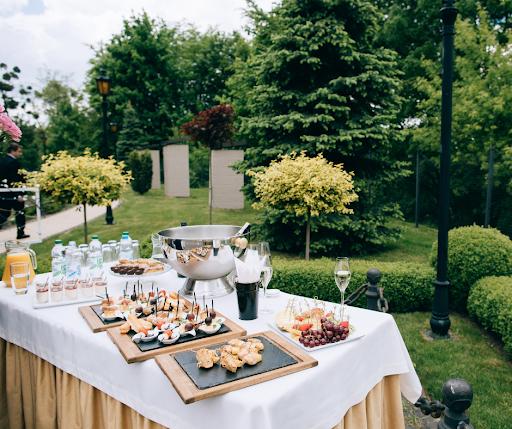 theCBMgroup's tweet photo. Our A la carte menu is perfect for those events where you don’t need a fully catered affair but still want high-quality dishes. Choose these delicious options by browsing our menu today! #CateringByMarios https://t.co/ldzTndH8L4 https://t.co/pmwLSK8u3V
