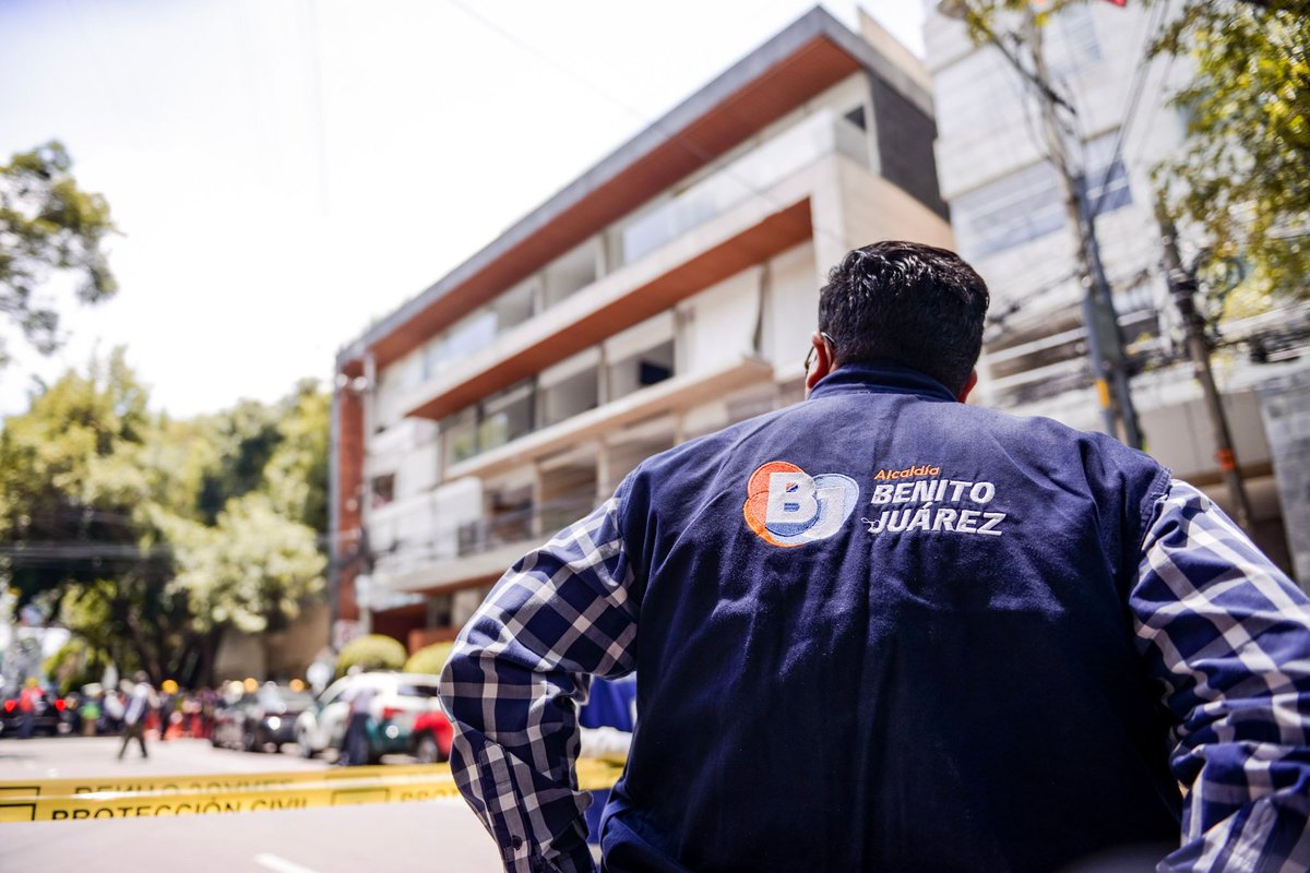 En entrevista para <a href="/SinEmbargoMX/">SinEmbargo</a>, el vocero de la <a href="/FiscaliaCDMX/">Fiscalía CDMX</a>, Ulises Lara, informa que gracias a la explosión de #Coyoacán1909 se descubrió como el funcionario de <a href="/BJAlcaldia/">Alcaldía de Benito Juárez</a> que autorizó la ocupación del condomino, era propietario de varios departamentos en dicho inmueble.