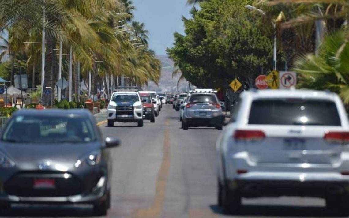 #BajaCaliforniaSur  |  <a href="/CoparmexBCS/">coparmexbcs</a> pide incluir plataformas digitales en Ley de Movilidad ► buff.ly/3zH0q5p  |  <a href="/gdiaztronco/">Gustavo Diaz Tronco</a>