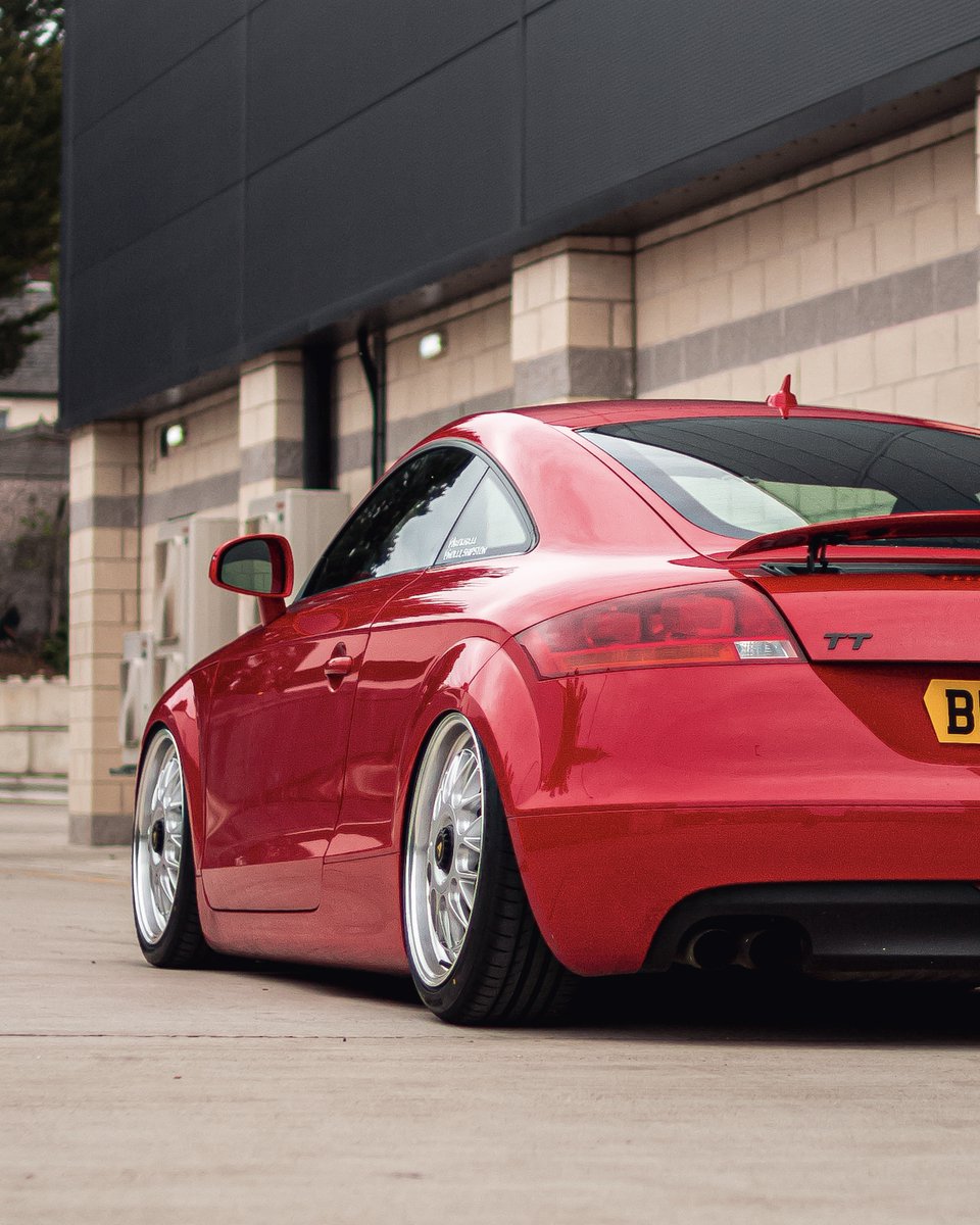 AccuAir's tweet photo. Perfect euro style with @jacktt8j’s #eLevel equipped MK2 TT. 🤌
📸 @a.mcw.media

#AccuAir #Bagged #BaggedAudi #AudiTT #MK2TT #OEM+ #Stanceworks #Slammed #AirRide https://t.co/0u0BTrF3zO