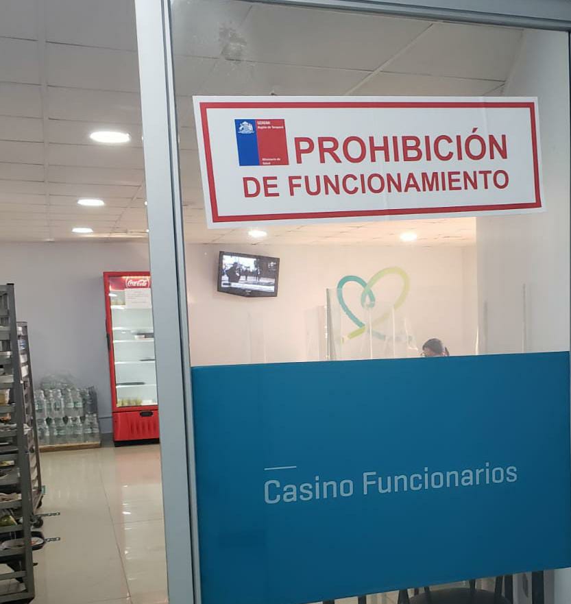 GallineroIQQ's tweet photo. Casino de Clínica Iquique fue cerrado por baratas en su interior, allí mismo se prepara la comida de pacientes 😨 #Iquique https://t.co/lhfMtlHAjU