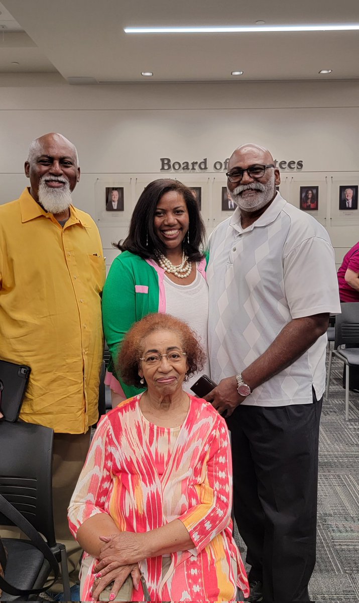 Lonna L. Jackson tweet media