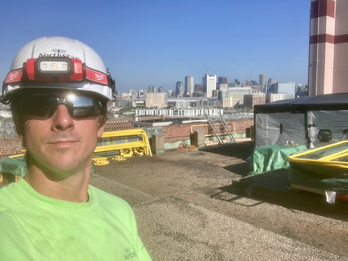 jacobma82040711's tweet photo. Happy Monday from Boston today 🤙🏼🤙🏼🙏🏗 #boston #bostonstrong #union #local22 https://t.co/i4eCg0pV7f