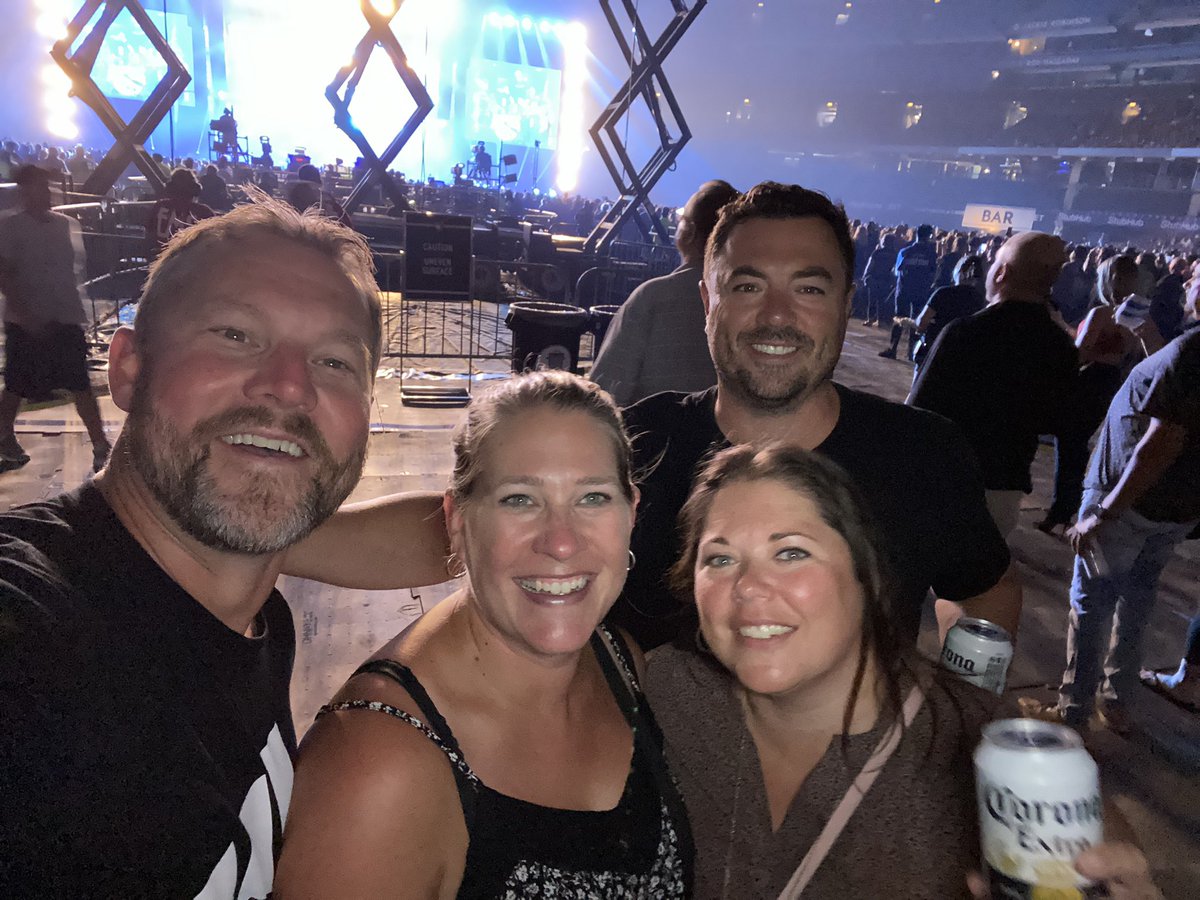 realbridgey77's tweet photo. 80s music concert at #rogerscenter #posion #defleppard #motleycrue rock on https://t.co/OdXkpf0MfK