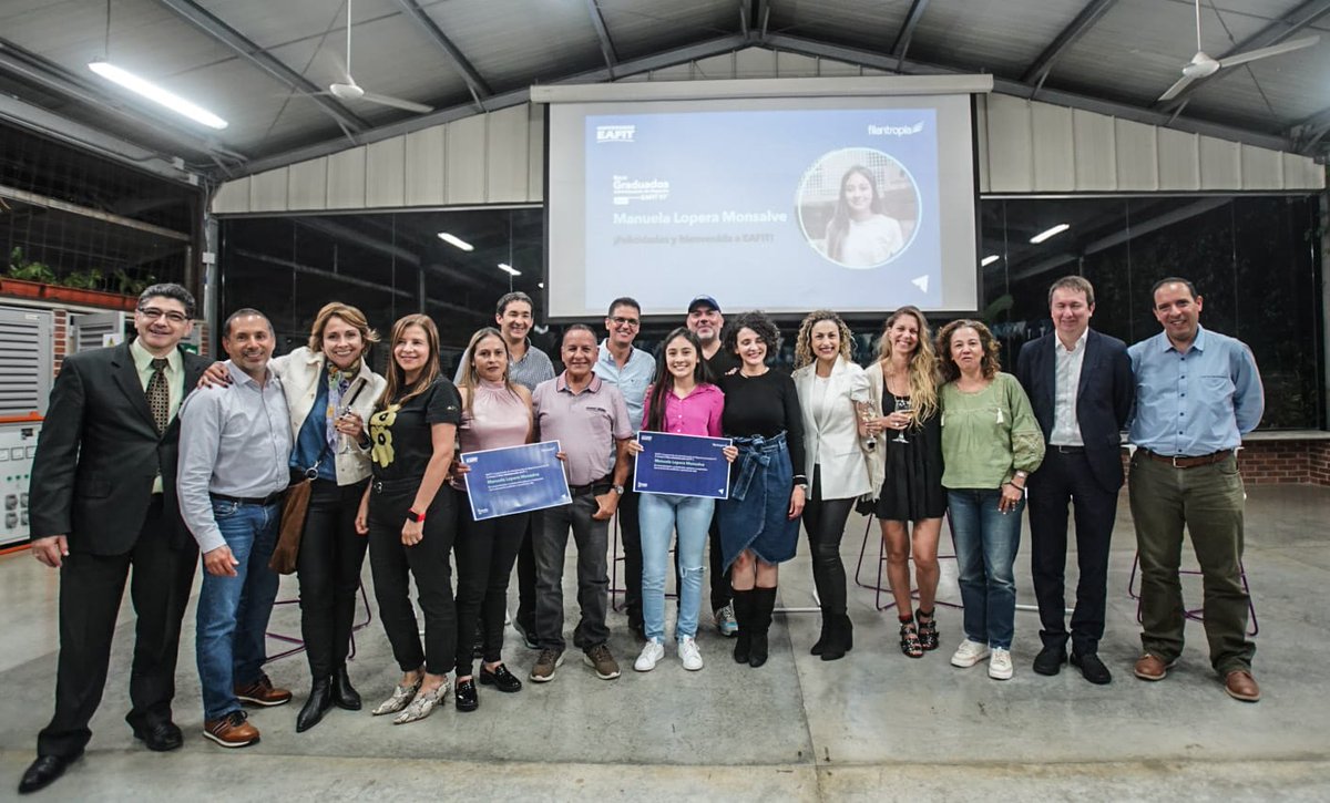 ¡Estamos felices! 🥰 Hoy entregamos por primera vez una beca en nombre de una promoción de graduados. 🎓💫 

Graduados de nuestro pregrado en Administración de Negocios del año 1997 hicieron posible que Manuela comenzara sus estudios en este mismo pregrado este semestre. 📚

👇
