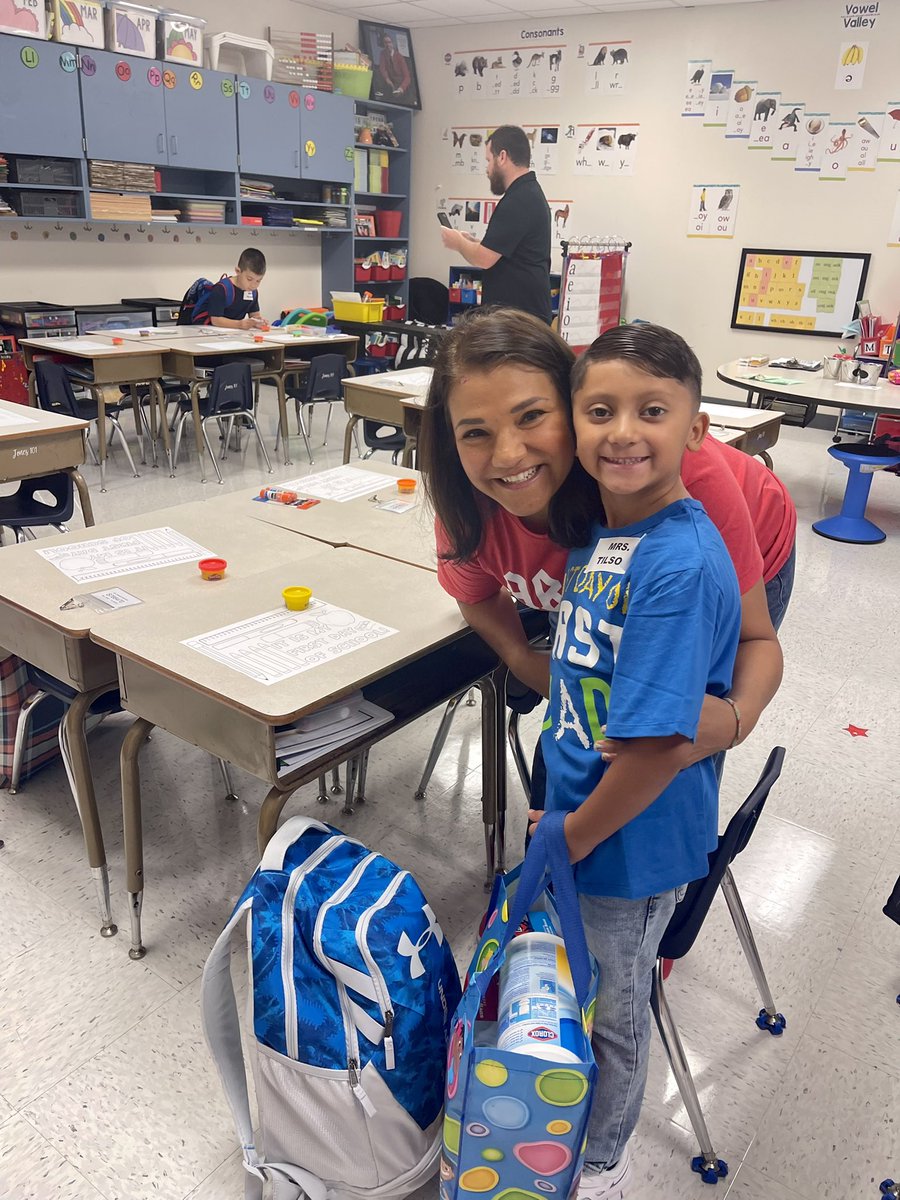Karenbella2020's tweet photo. What a day! They can not ✋ talking about their first day of school!! #GISDEFFECT #GISDFIRSTDAY https://t.co/nlqKdlqXBm