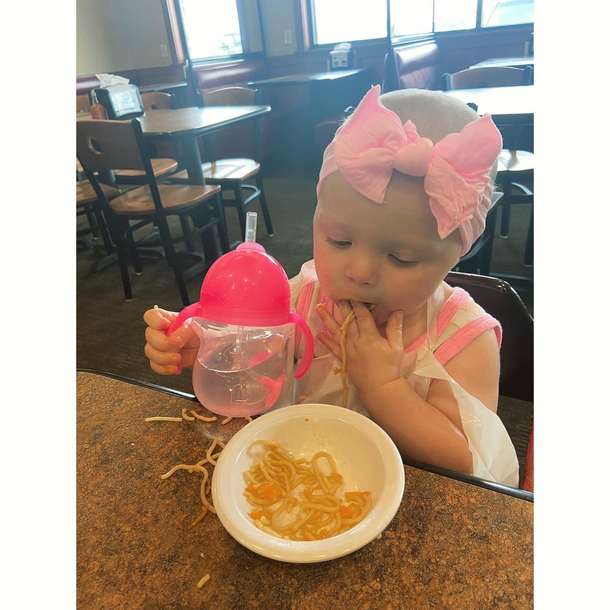 Chastittiess's tweet photo. Little girl liked her skyline https://t.co/0zcfwspTwd